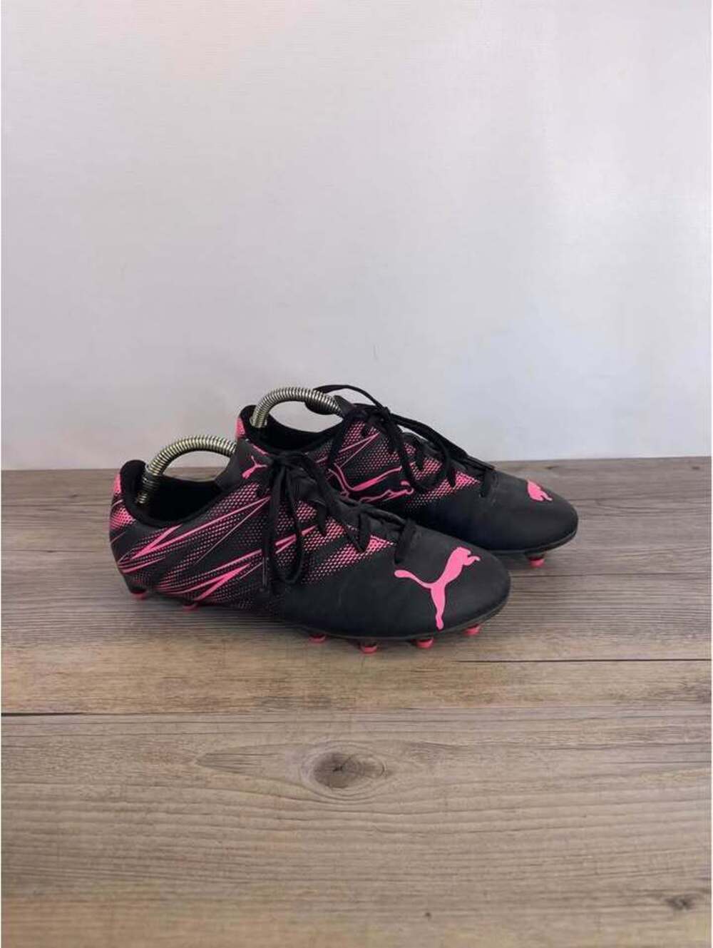 Puma Future 7 Play FG/AG Soccer Cleats Black Pink US 5 Youth / Womens 6.5